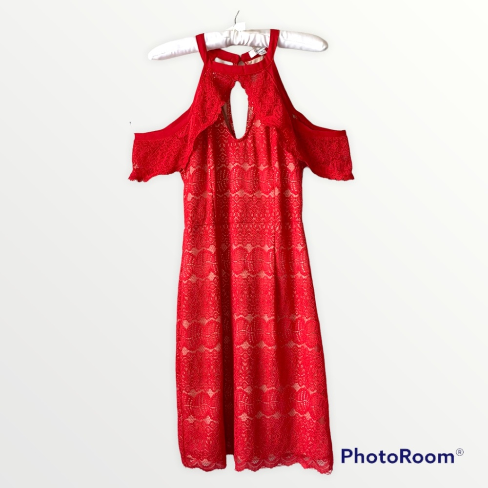 Red Lace Cold Shoulder Dress w/ Flutter Sleeve Keyhole Accent Medium Francescas